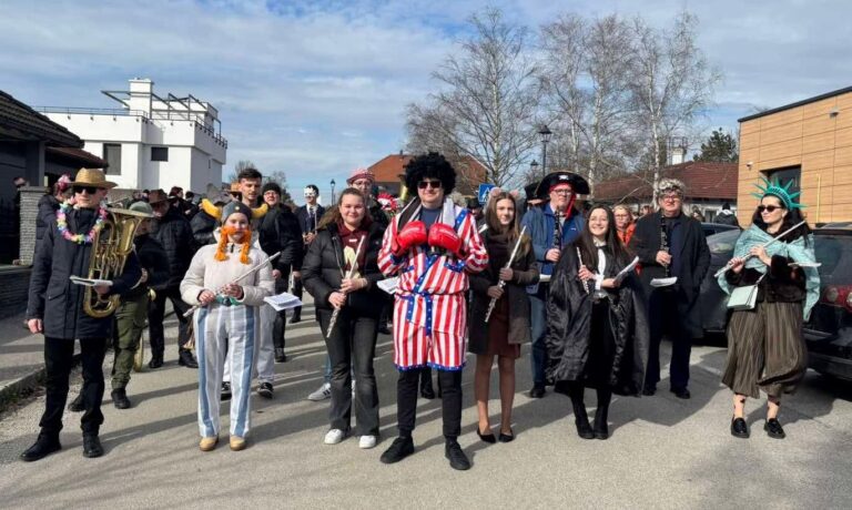 Anđeli “Cvrkutići” osvojili 300 eura i srca publike na fašniku u Svetom Križu Začretju