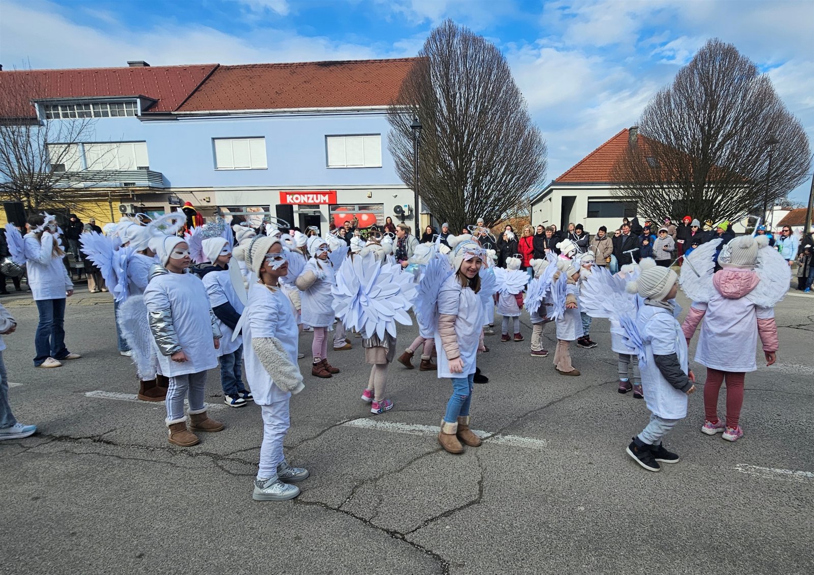 Anđeli "Cvrkutići" osvojili 300 eura i srca publike na fašniku u Svetom Križu Začretju