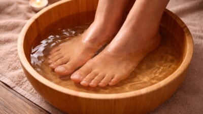 Cimet u toploj vodi za revitalizaciju stopala: Otkrijte blagodati nakon samo 10 minuta