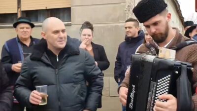 Član Domovinskog pokreta, gradonačelnik Otoka, na snimci uz Dabra: Mjesečna primanja 3100 eura