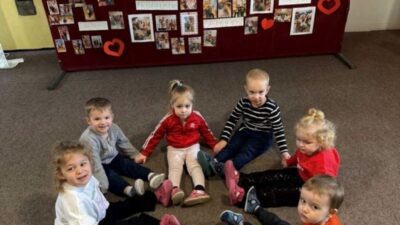 Djeca iz vrtića “Kozarčeva” proslavila Valentinovo uz folklorni program i tradiciju