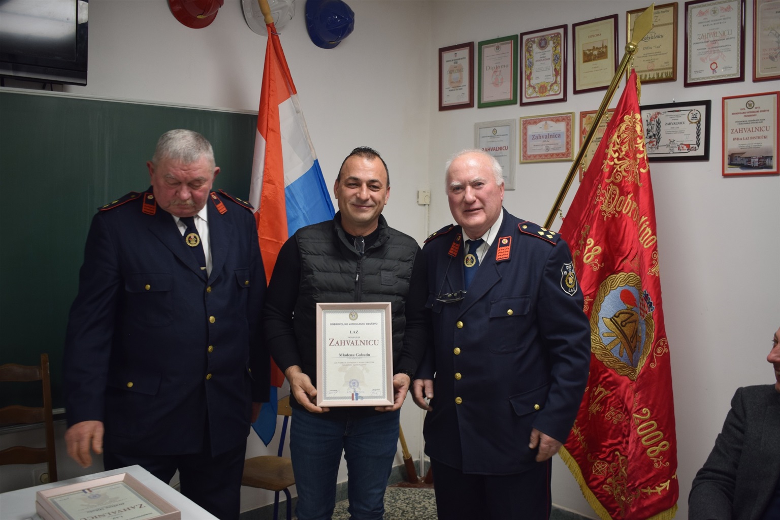 DVD Laz: Stari predsjednik i zapovjednik potvrđeni na 88. skupštini