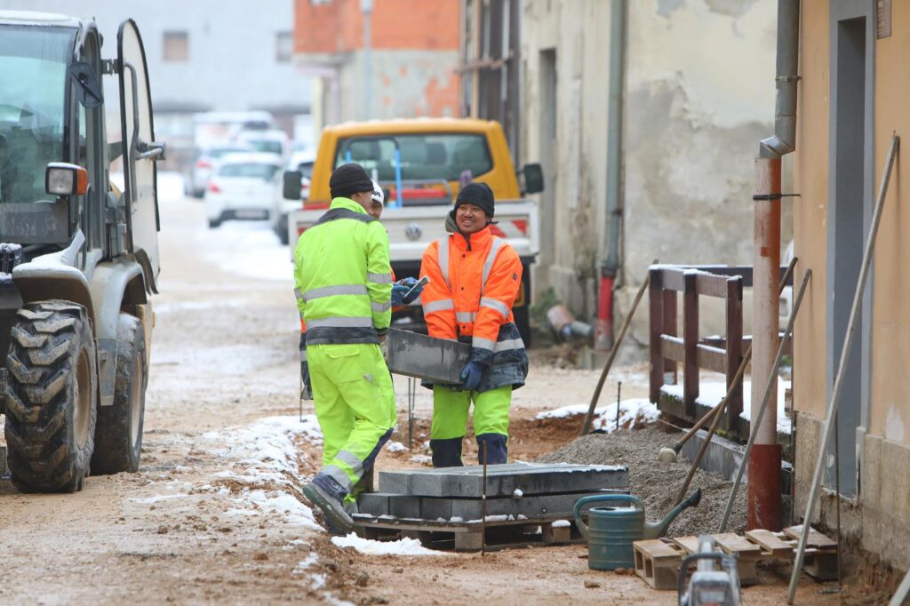 Hrvati podijeljeni oko stranih radnika: Nova studija otkriva stavove o ekonomiji, kulturi i jeziku