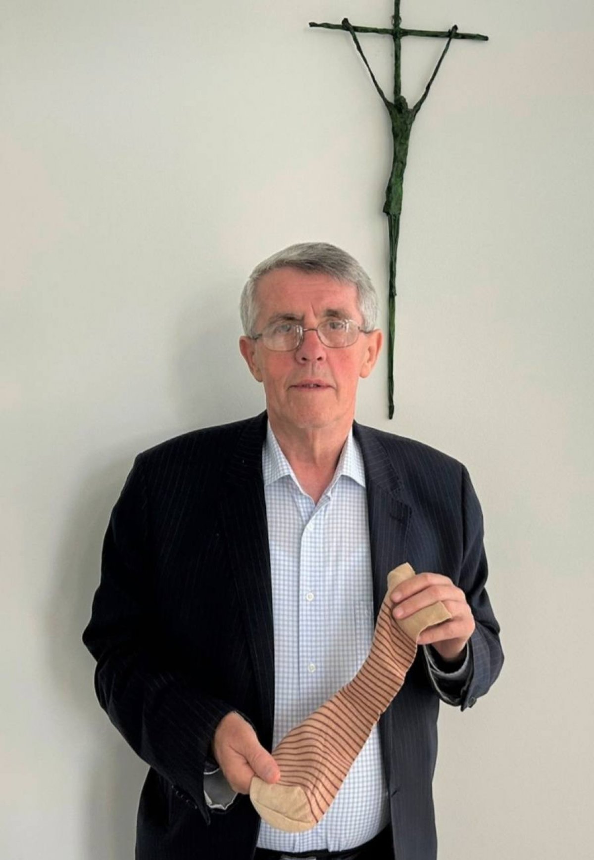 Hrvatski svećenik čuva rijetku relikviju: Čarapu blaženog Alojzija Stepinca s krvavim tragovima