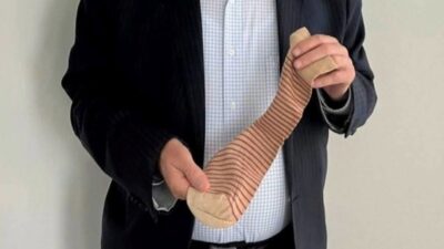 Hrvatski svećenik čuva rijetku relikviju: Čarapu blaženog Alojzija Stepinca s krvavim tragovima