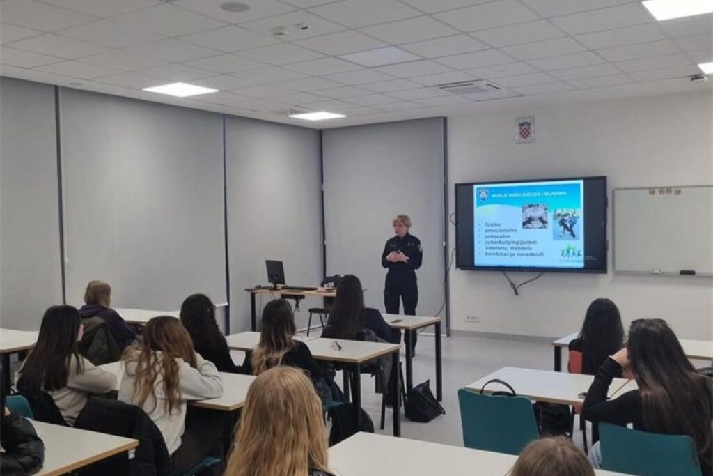 Krapinsko-zagorska policija sudjelovala u akciji “Dan ružičastih majica”