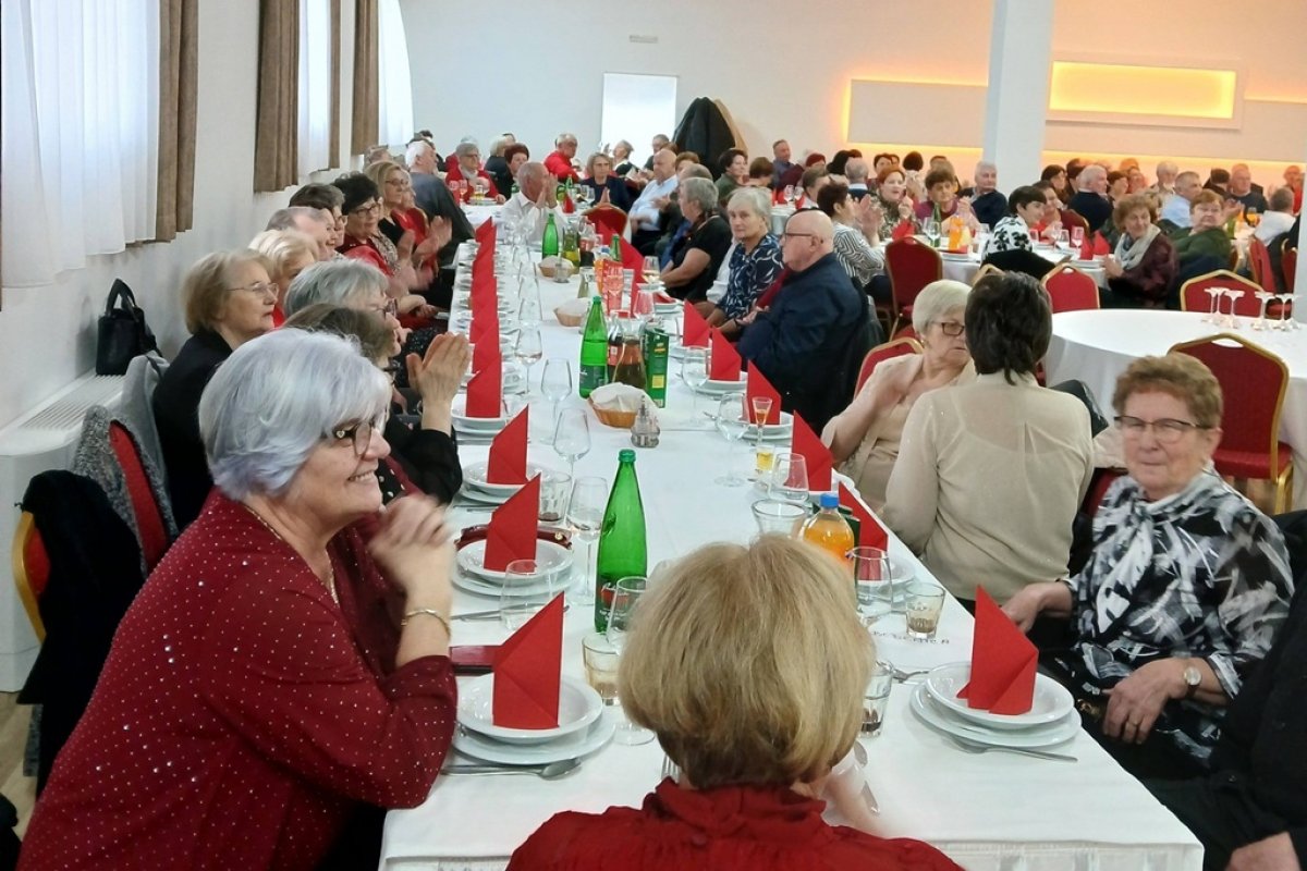 Ljubav slavljena u Konjščini: Parovi obilježili zlatne i dijamantne godišnjice braka