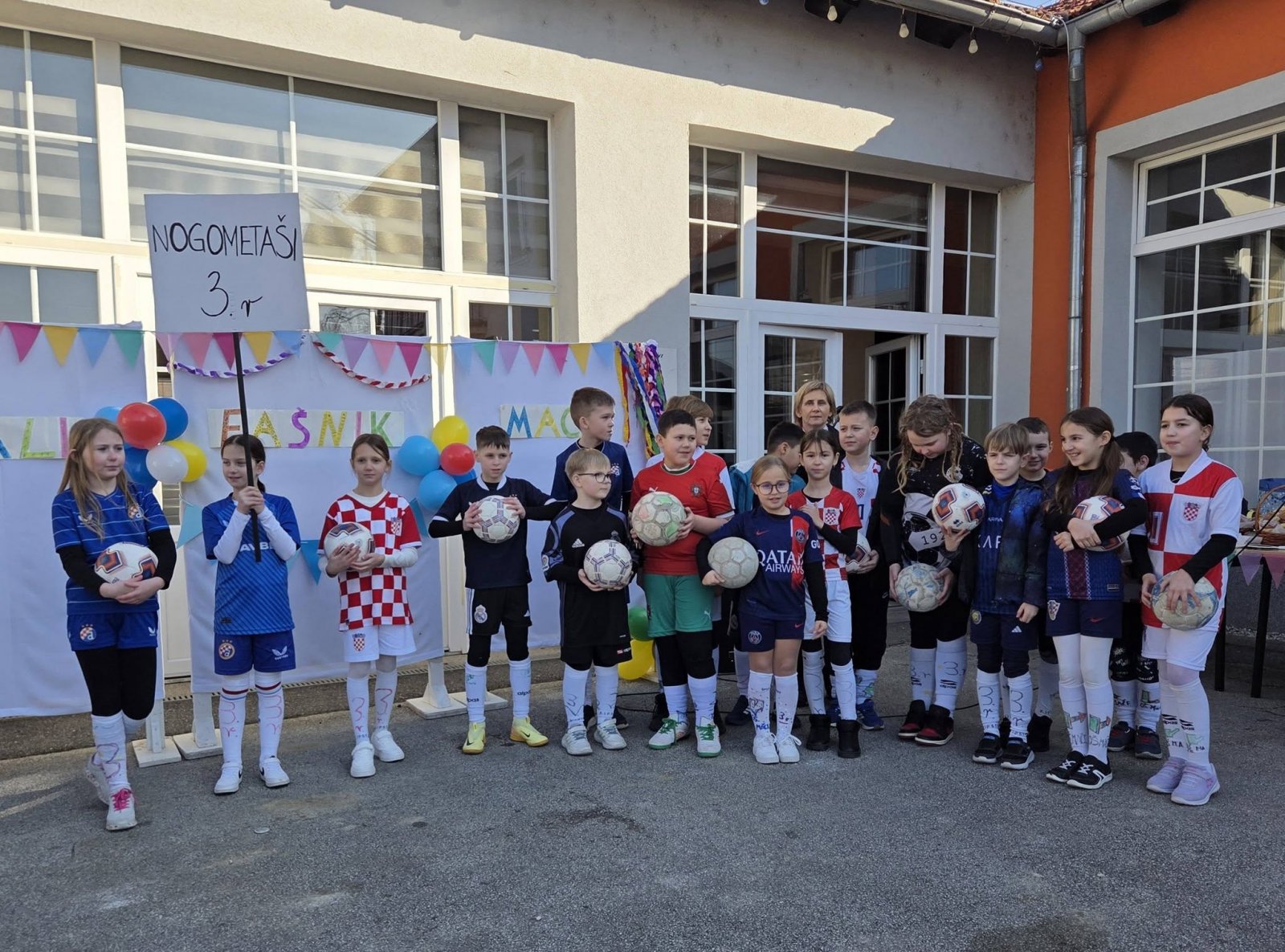 Mače proslavilo Fašnik uz dječji smijeh i šarene maske