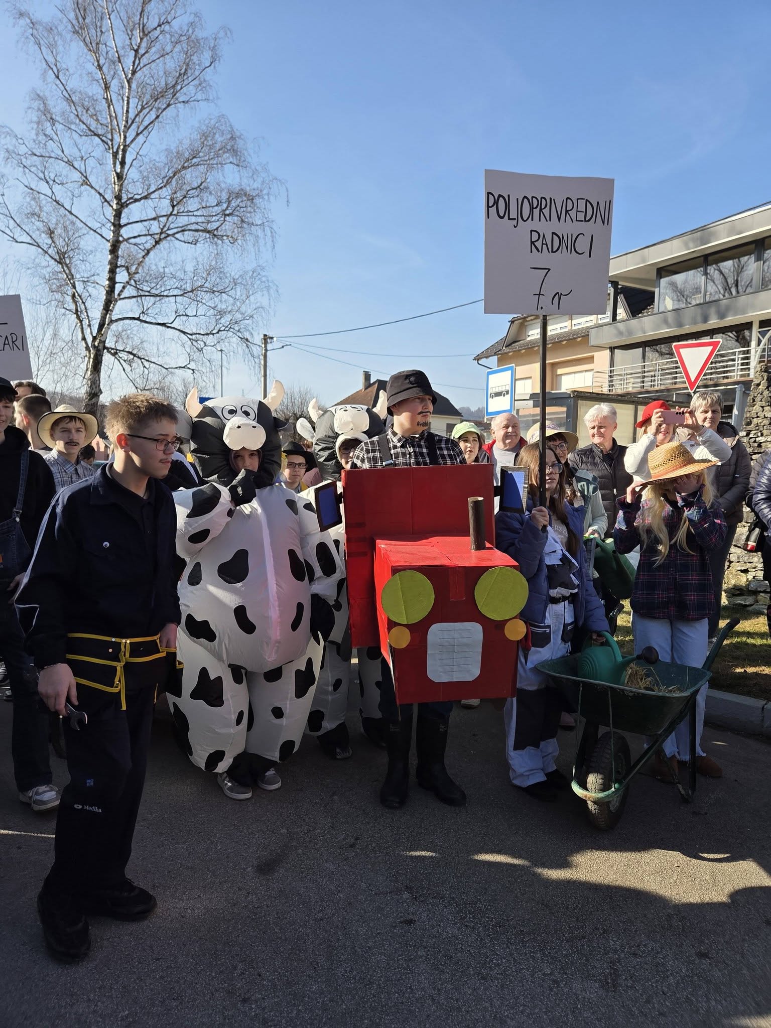 Mače proslavilo Fašnik uz dječji smijeh i šarene maske