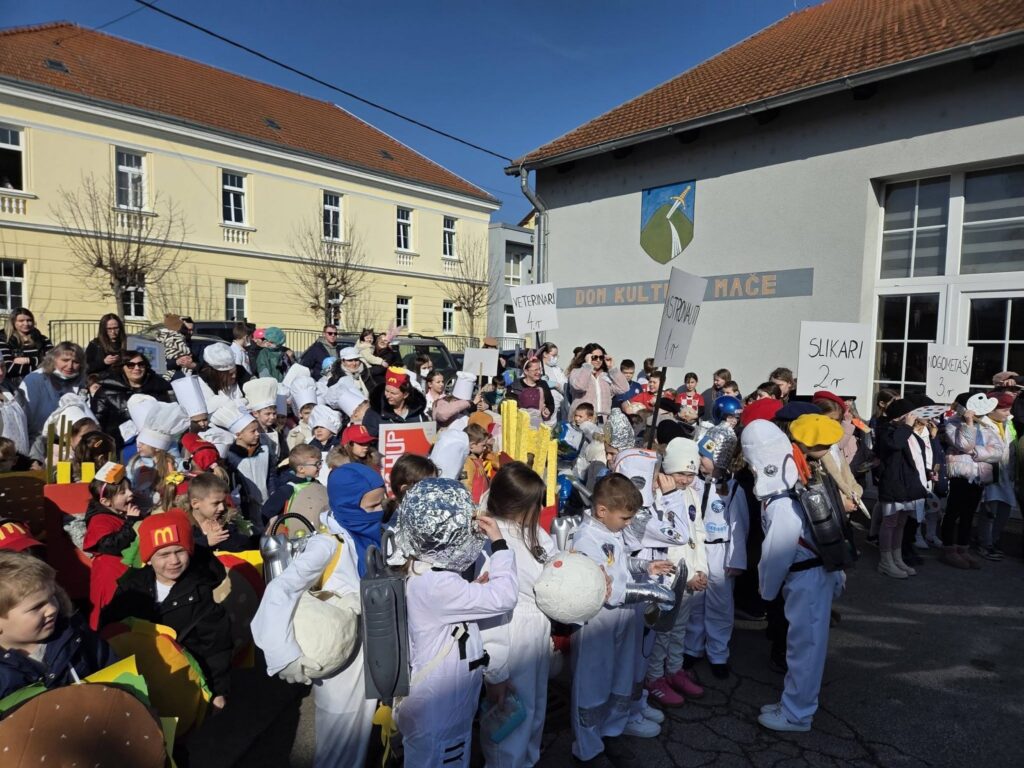 Mače proslavilo Fašnik uz dječji smijeh i šarene maske