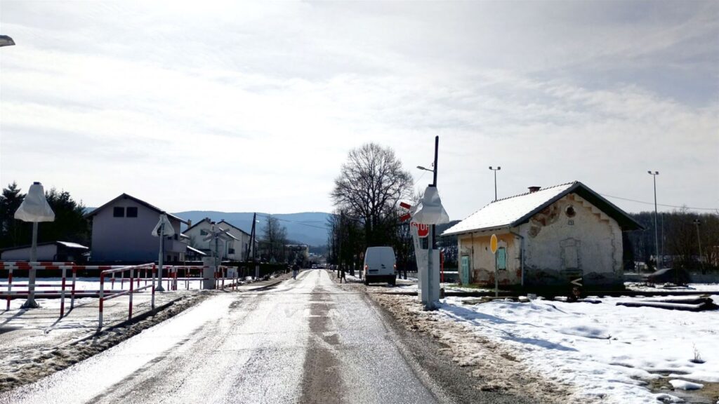 Neaktivirana signalizacija na prijelazu u Donjoj Stubici: Biokracija stoji, nesreće rastu