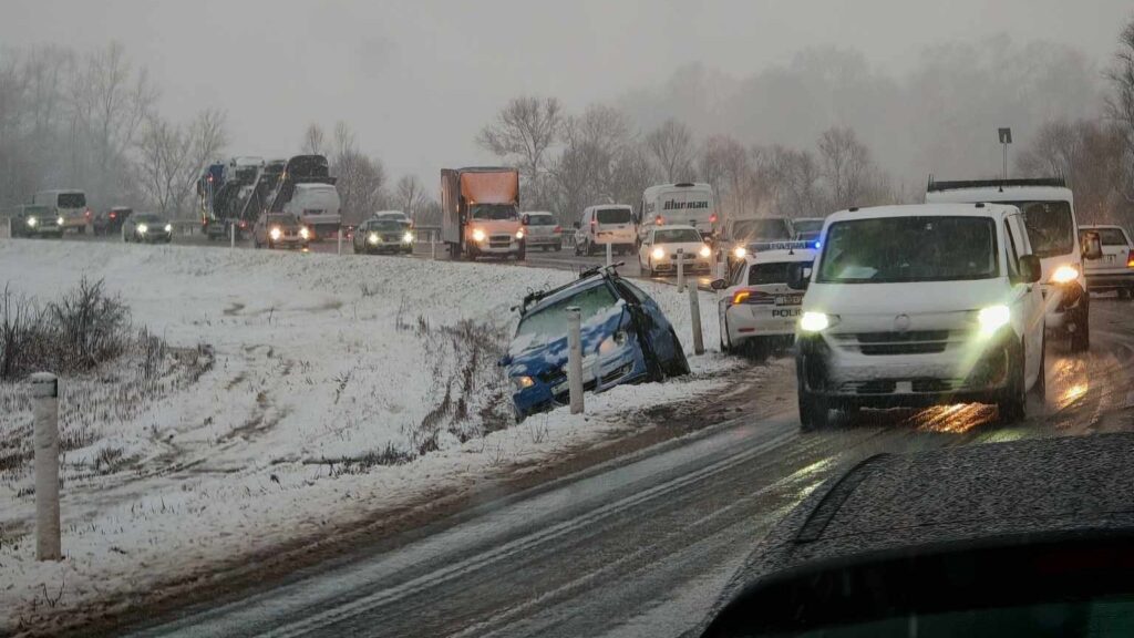 Nesreće na A2 i “staroj zagorskoj” stvaraju prometne poteškoće
