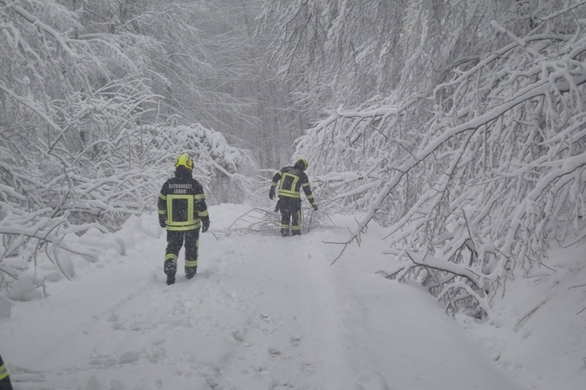 Nevrijeme u Loboru: Vatrogasno vozilo oštećeno, načelnica Jembrih zahvaljuje hrabrim službama