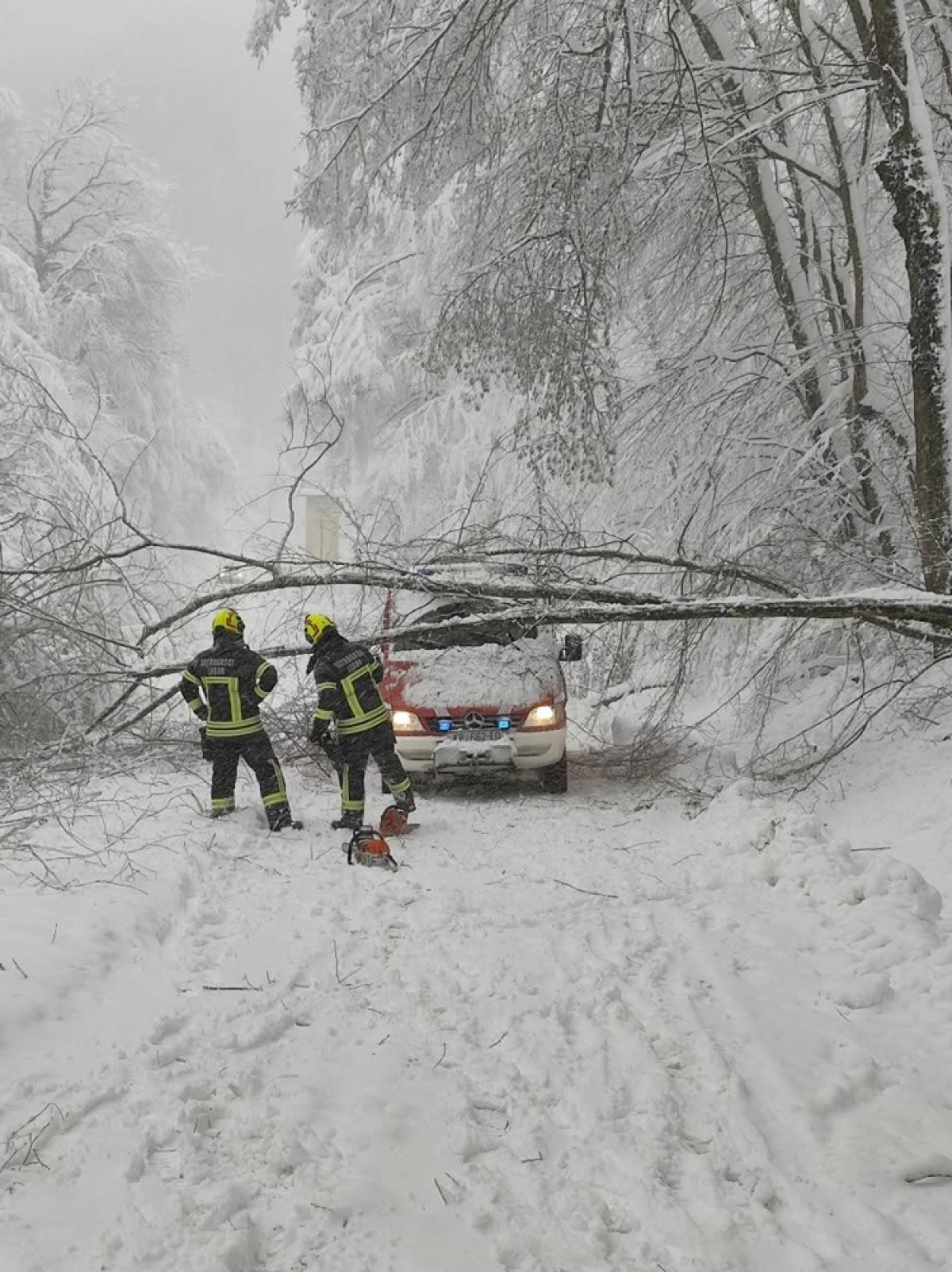 Nevrijeme u Loboru: Vatrogasno vozilo oštećeno, načelnica Jembrih zahvaljuje hrabrim službama