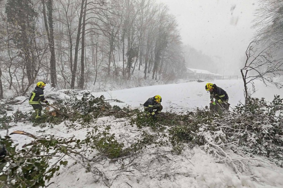 Nevrijeme u Loboru: Vatrogasno vozilo oštećeno, načelnica Jembrih zahvaljuje hrabrim službama