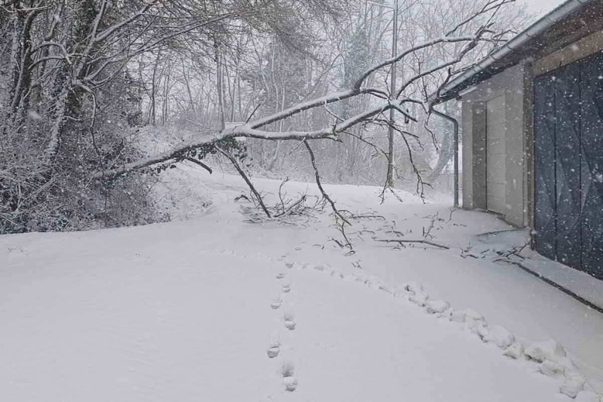 Nevrijeme u Loboru: Vatrogasno vozilo oštećeno, načelnica Jembrih zahvaljuje hrabrim službama