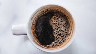 Opasni dodaci kavi: Kako vaša omiljena šalica tiho uništava jetru