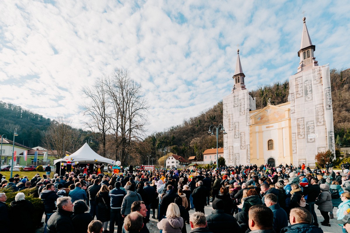 "Pregrački fašnik": Karnevalska fešta s maštovitim kreacijama, glazbom i tradicijom na Trgu Gospe Kunagorske