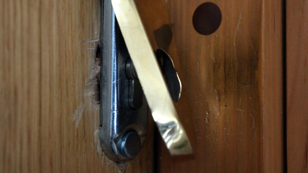 Provala u Dubravi: Ukradeno više desetaka tisuća eura iz stana 28-godišnjaka usred bijela dana