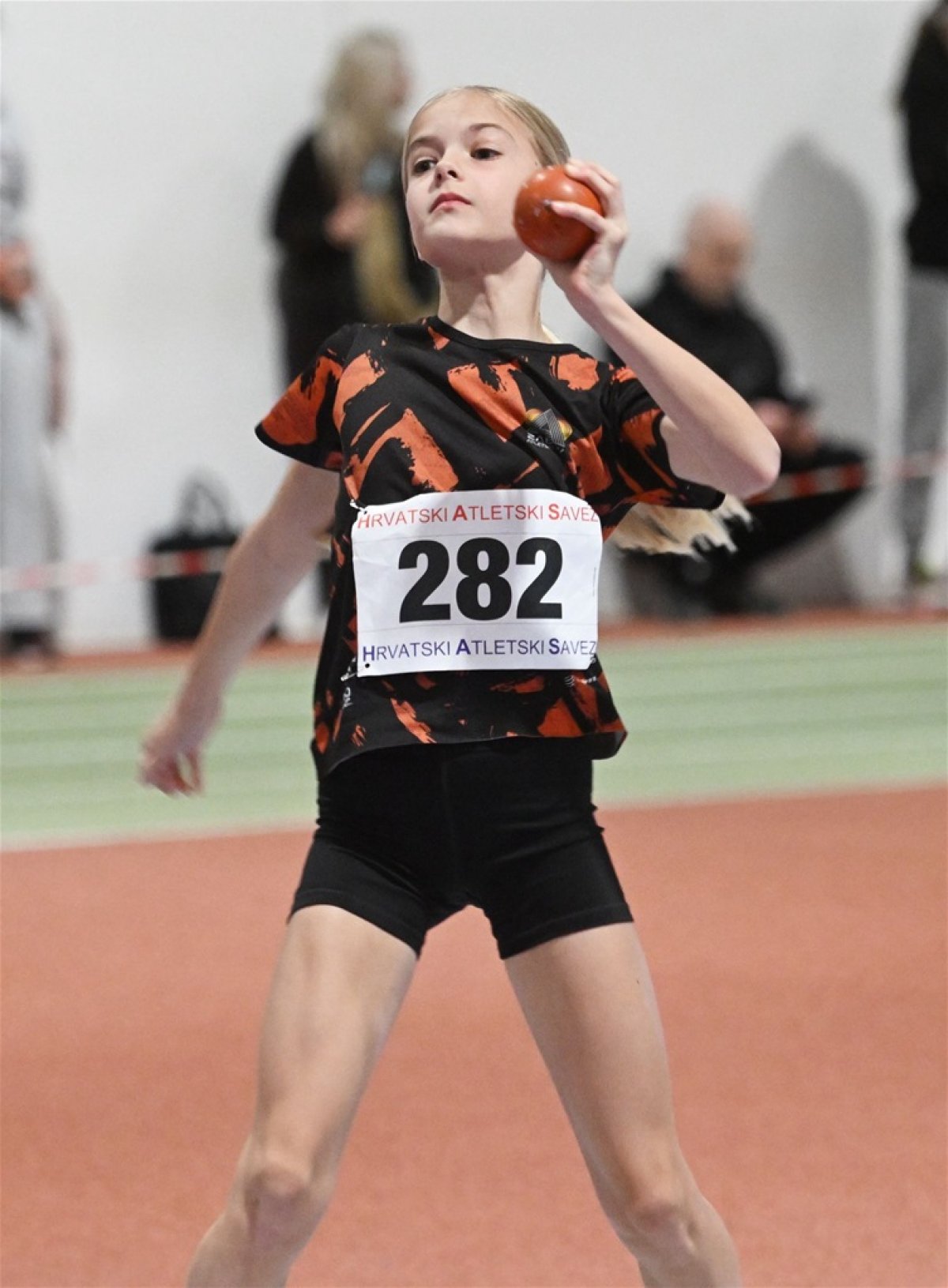 Prva državna medalja i oboreni rekordi za mladu Saru Bunčec na Dvoranskom prvenstvu