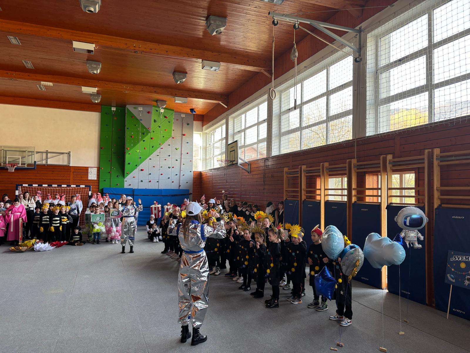 Radobojski fašnik okupio brojne maskirane skupine i posjetitelje