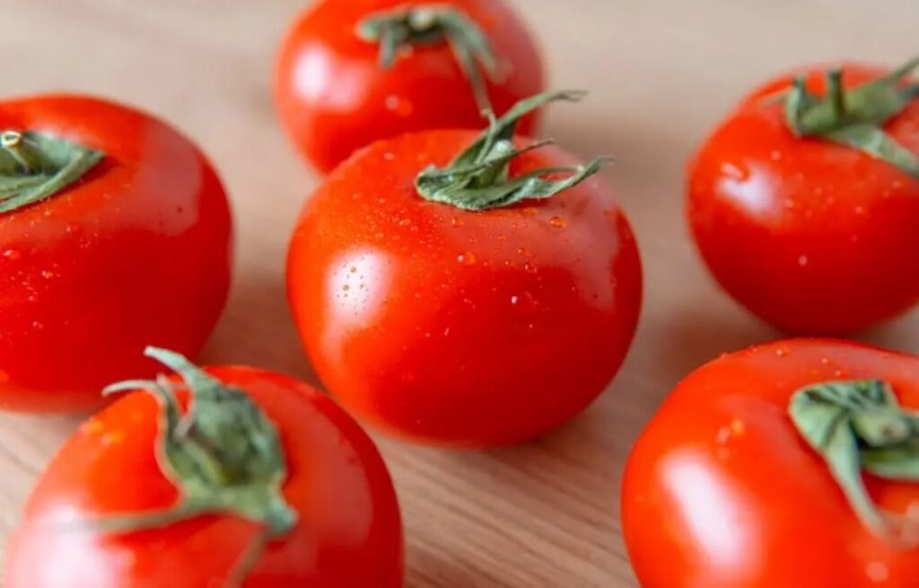 Rajčica zimi: Što zaista jedemo i isplati li se kupovati izvan sezone?