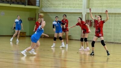 Različiti ishodi za krapinske rukometaše i rukometašice: Pobjeda bez igre za dečke, poraz doma za djevojke