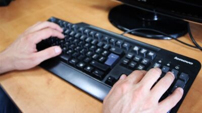 Rizici “sharentinga”: Zašto objave o rođenju djeteta mogu ugroziti njegovu budućnost