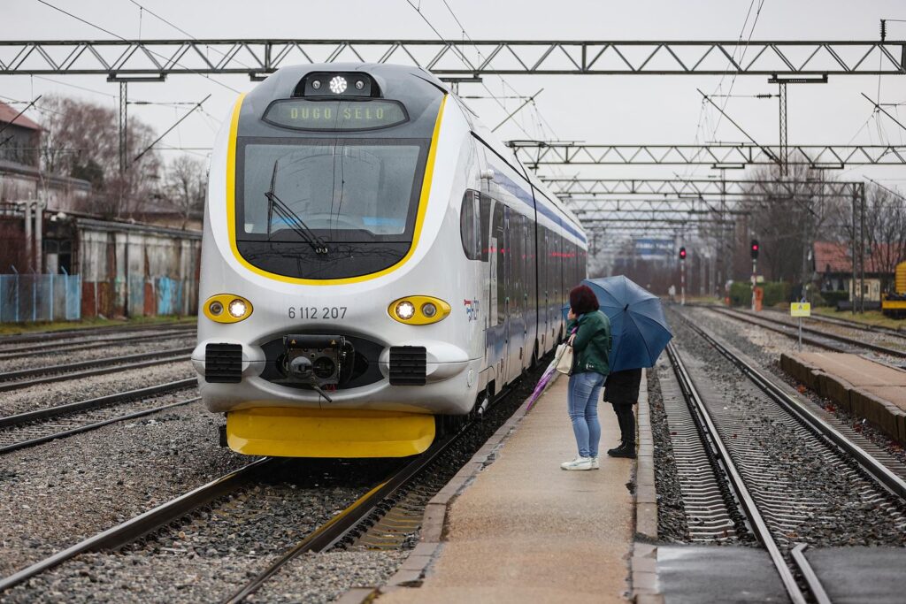 Šok u vlaku: Muškarac (52) izazvao sablazan neprimjerenim ponašanjem, kažnjen s 840 eura