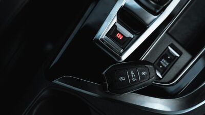 Što se događa prilikom aktiviranja električne parkirne kočnice u vožnji? Ozbiljne posljedice moguće