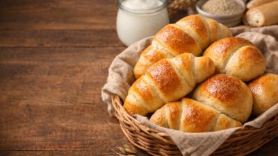 Tajna dugotrajno mekanog peciva: Otkrijte namirnicu koja zamjenjuje mlijeko i transformira tijesto
