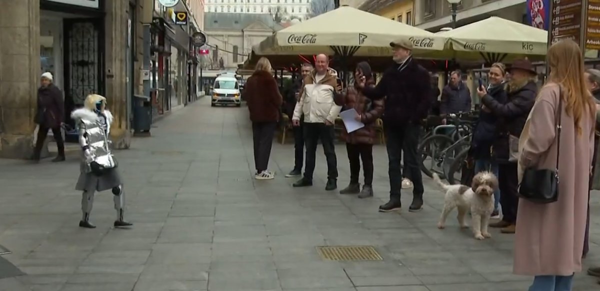 Tonka, prva hrvatska humanoidna robotica, osvojila Zagreb svojim znanjem i šarmom