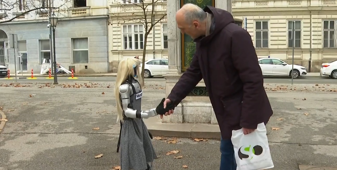 Tonka, prva hrvatska humanoidna robotica, osvojila Zagreb svojim znanjem i šarmom