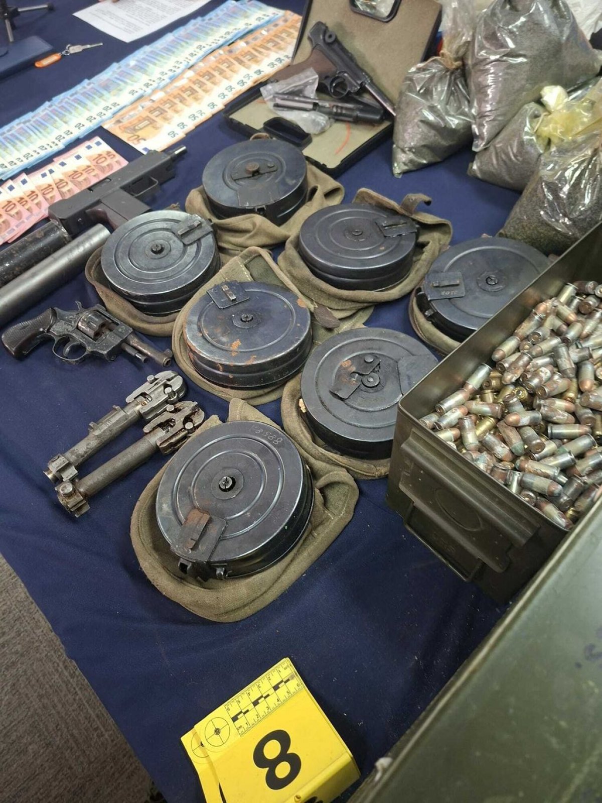 Veliki udarac podzemlju: Razbijen lanac ilegalnog oružja, među uhićenima i djelatnik policije!