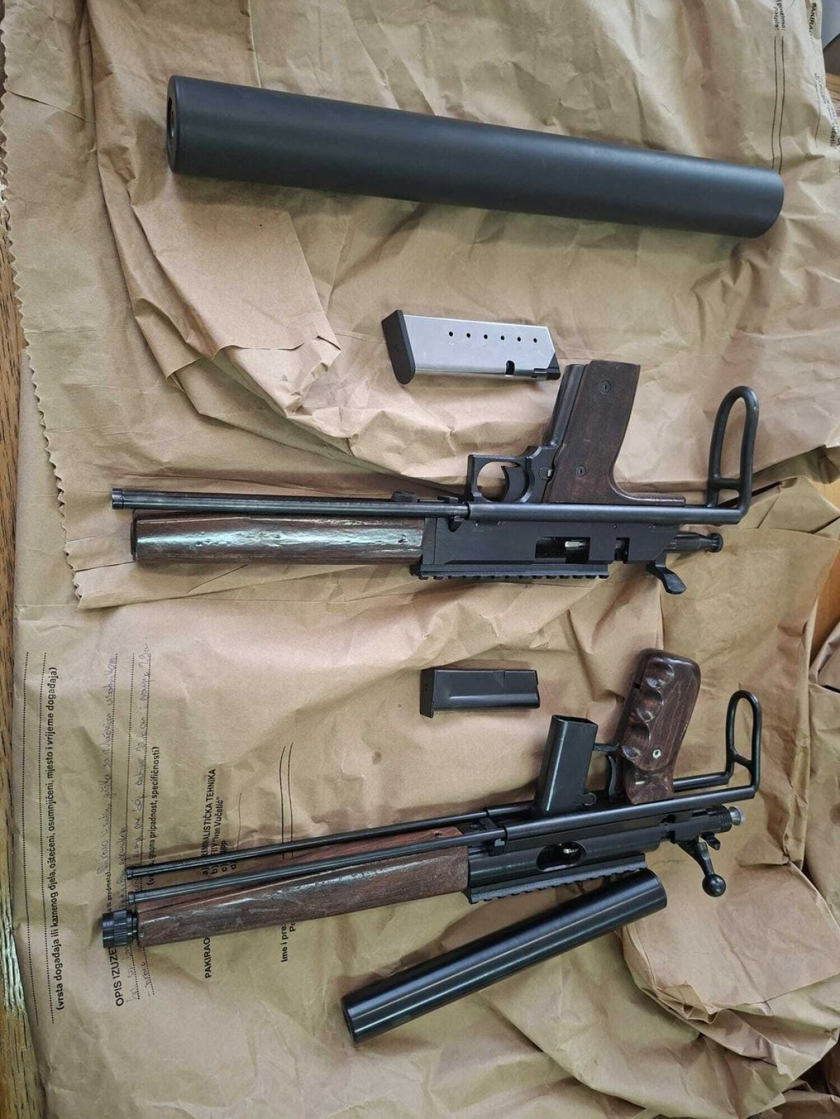 Veliki udarac podzemlju: Razbijen lanac ilegalnog oružja, među uhićenima i djelatnik policije!