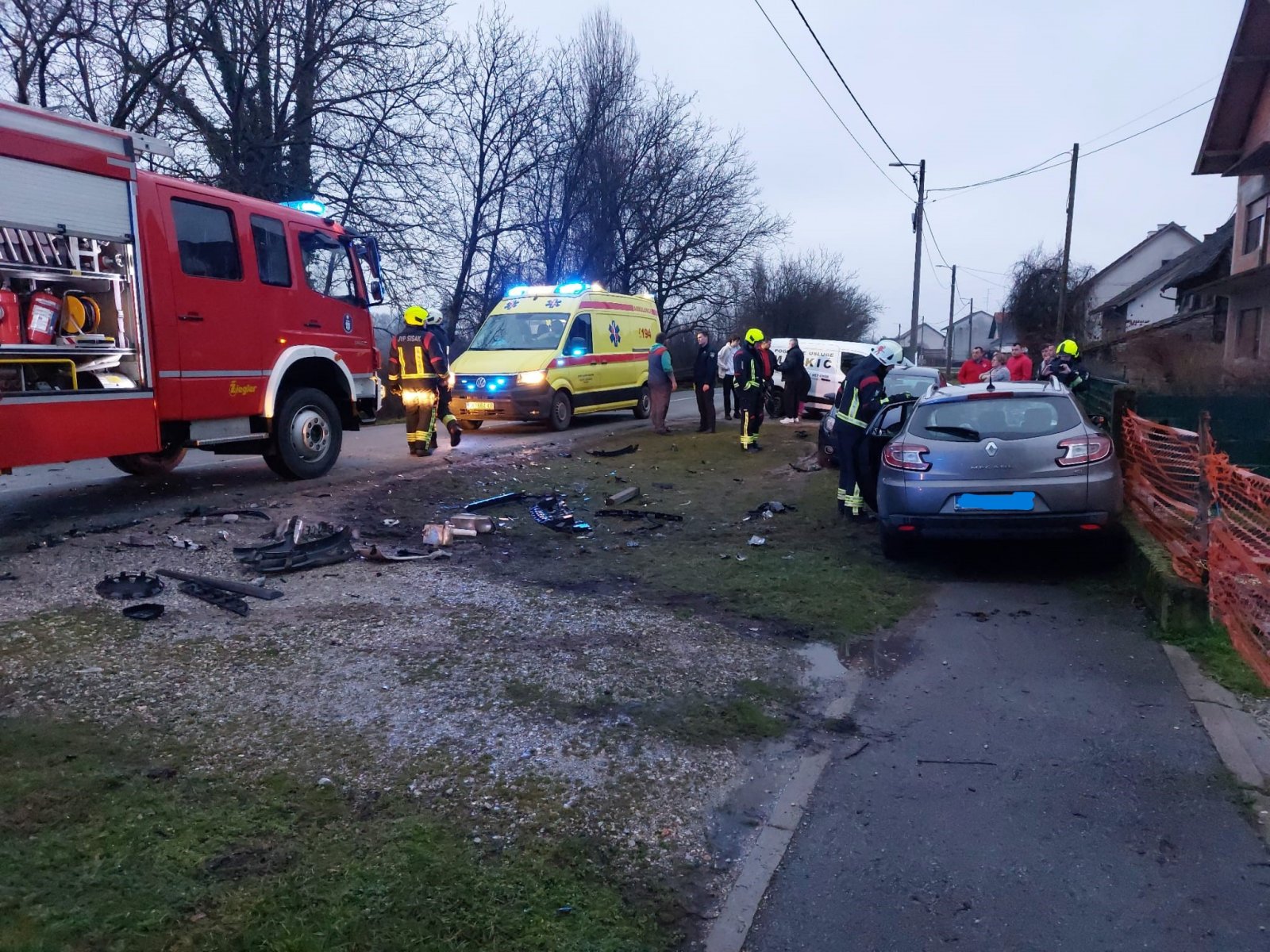 Više ozlijeđenih u teškom sudaru blizu Siska