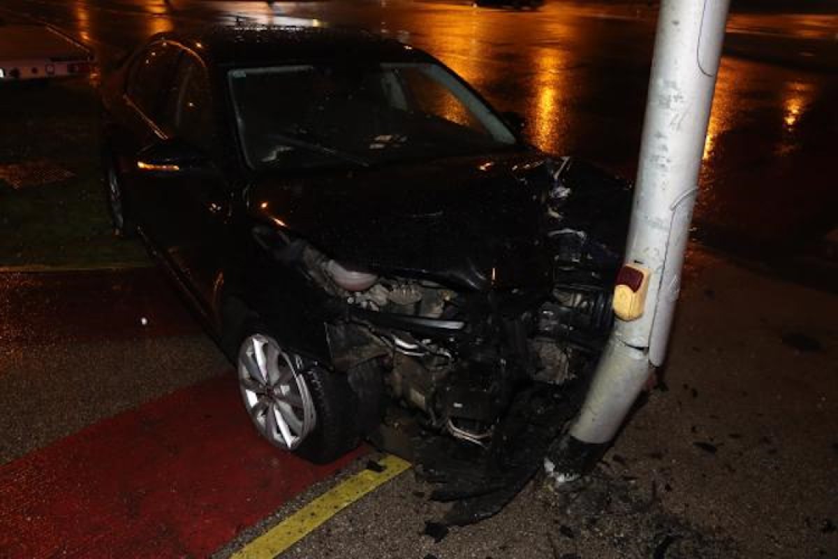 Vozač u Zagrebu s 2,04 promila alkohola udario u stup javne rasvjete, kažnjen s 1580 eura i zabranom vožnje