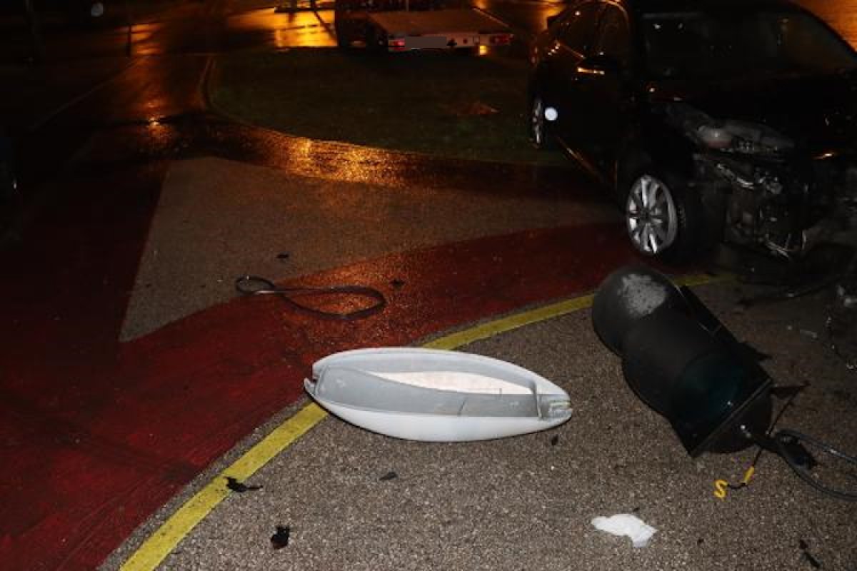 Vozač u Zagrebu s 2,04 promila alkohola udario u stup javne rasvjete, kažnjen s 1580 eura i zabranom vožnje