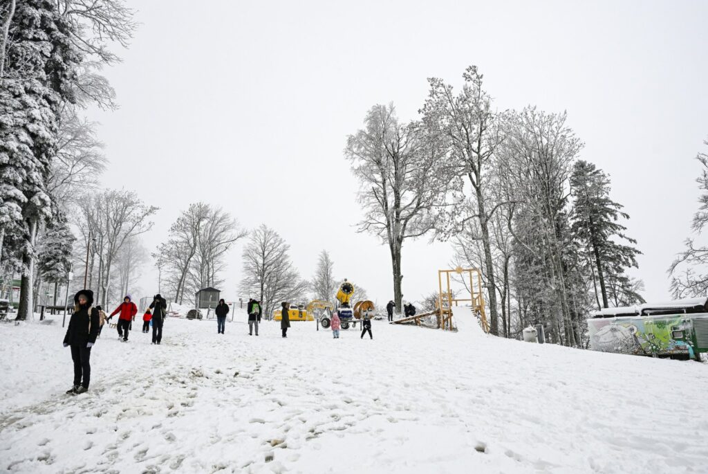 Vremenske (ne)prilike: Od sunčanih razdoblja do zahlađenja sa snijegom i burom