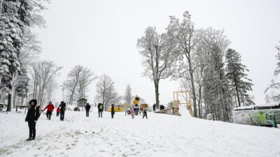 Vremenske (ne)prilike: Od sunčanih razdoblja do zahlađenja sa snijegom i burom