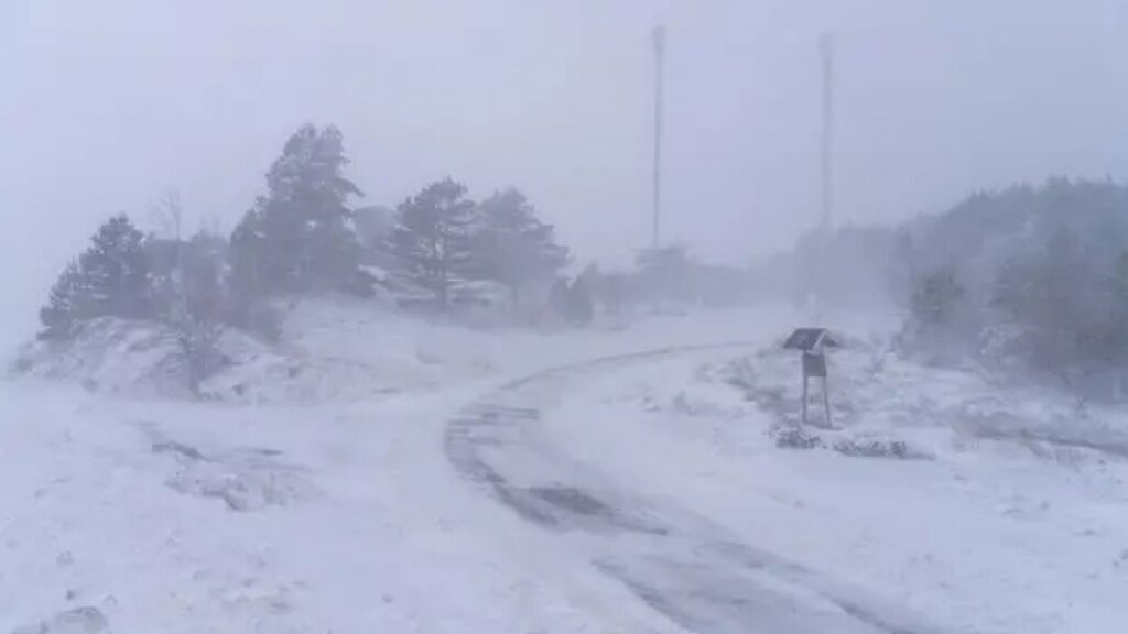 Vremenske prilike: Djelomično sunčano s naznakama snijega, pa razvedravanje