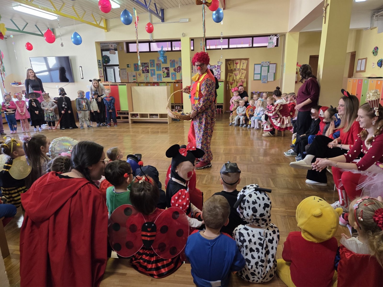 Vrtić Zlatni dani obilježio Fašnik uz maskenbal i iznenađenja