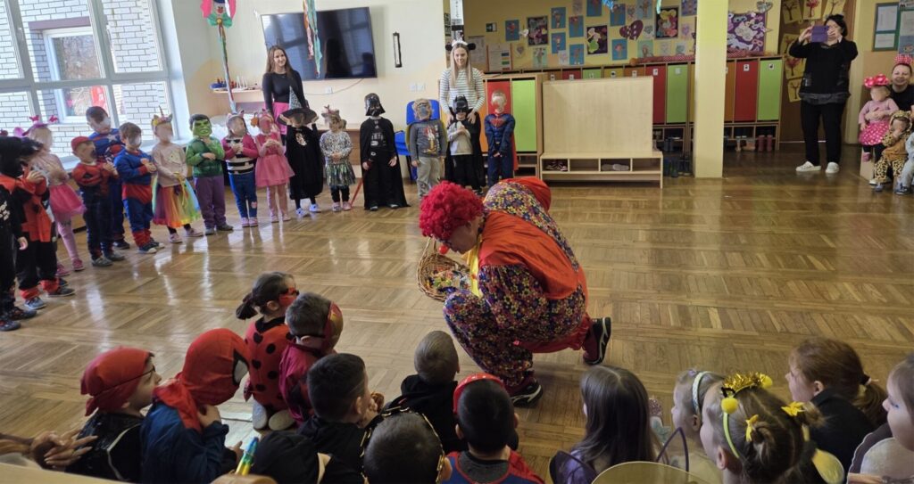 Vrtić Zlatni dani obilježio Fašnik uz maskenbal i iznenađenja