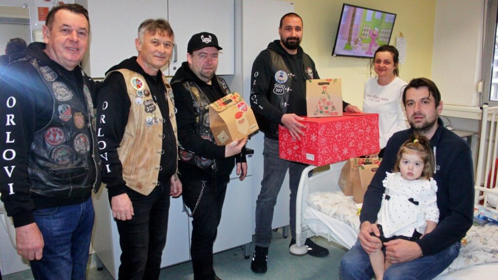 “Zagorski orlovi” razveselili pedijatriju OB Zabok: Donacija posteljine i slatkiša za male pacijente