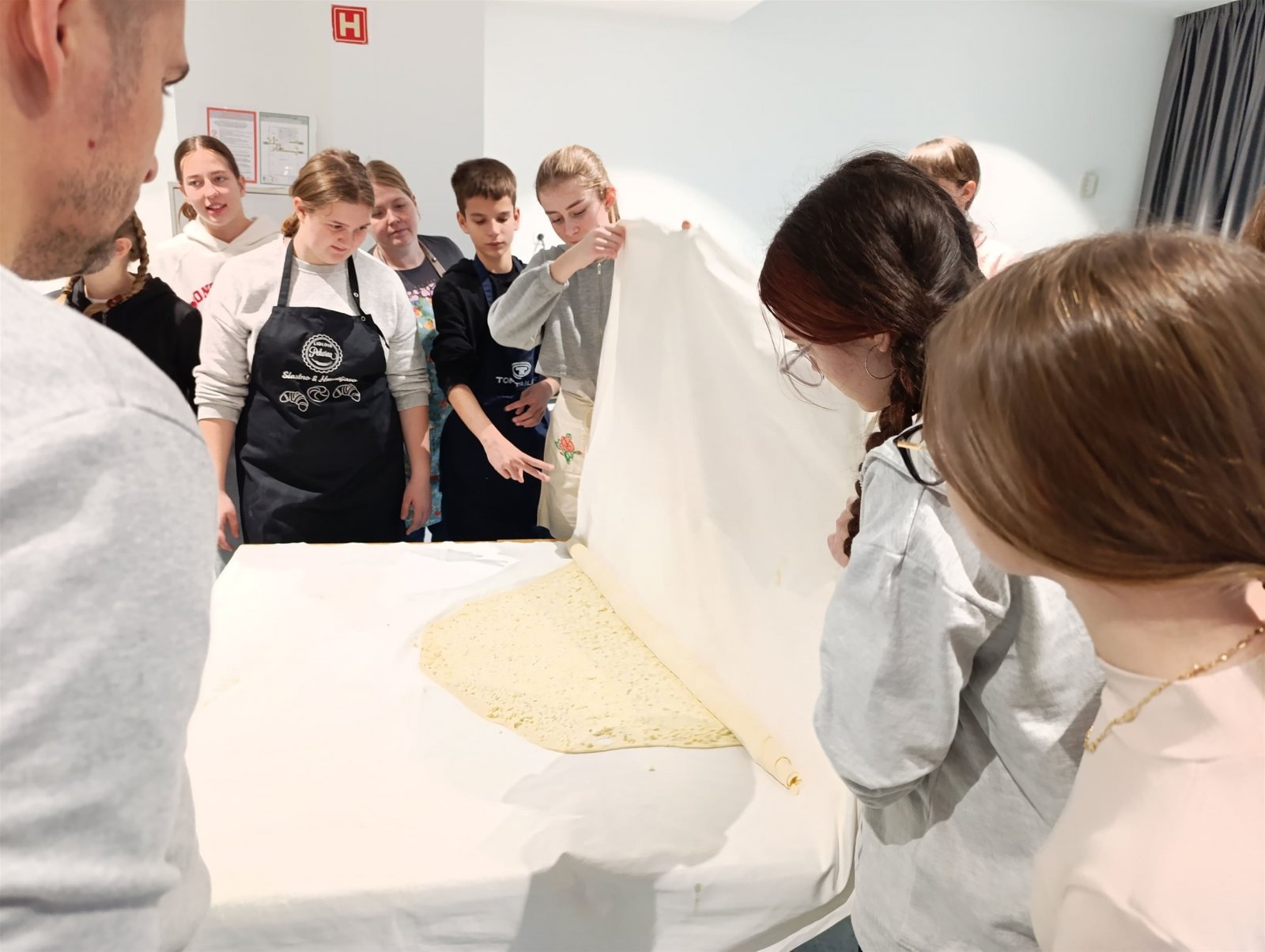 Završna radionica "Naši štruklji" u Trebnju okupila mlade iz Slovenije i Hrvatske