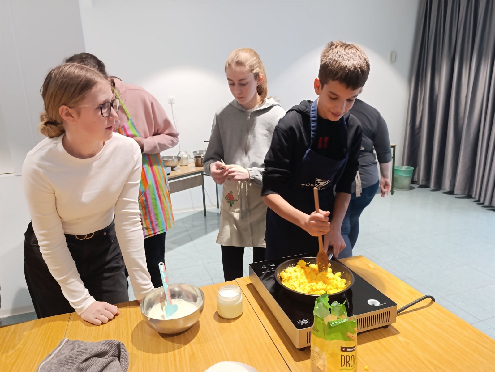 Završna radionica "Naši štruklji" u Trebnju okupila mlade iz Slovenije i Hrvatske