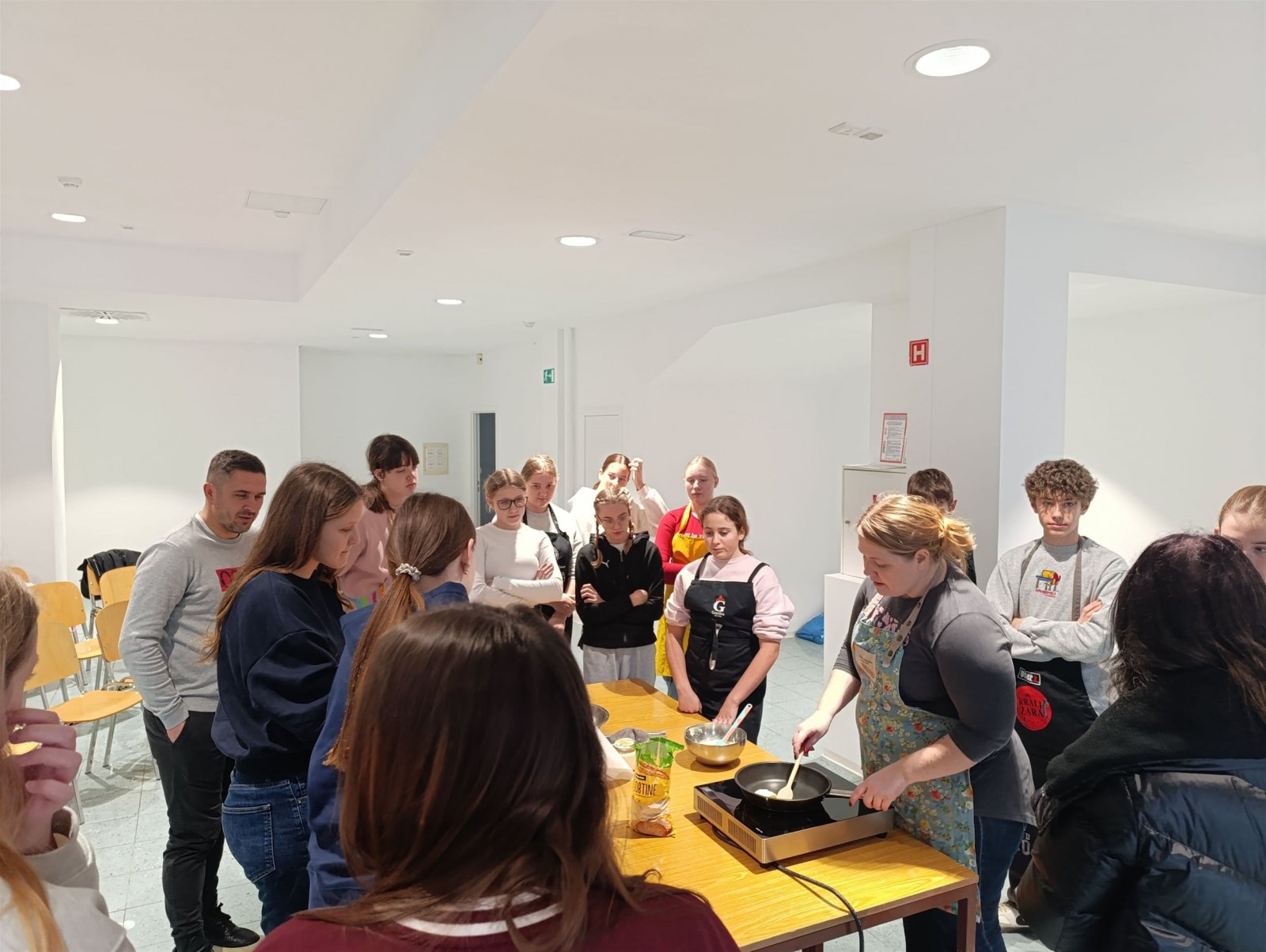 Završna radionica "Naši štruklji" u Trebnju okupila mlade iz Slovenije i Hrvatske