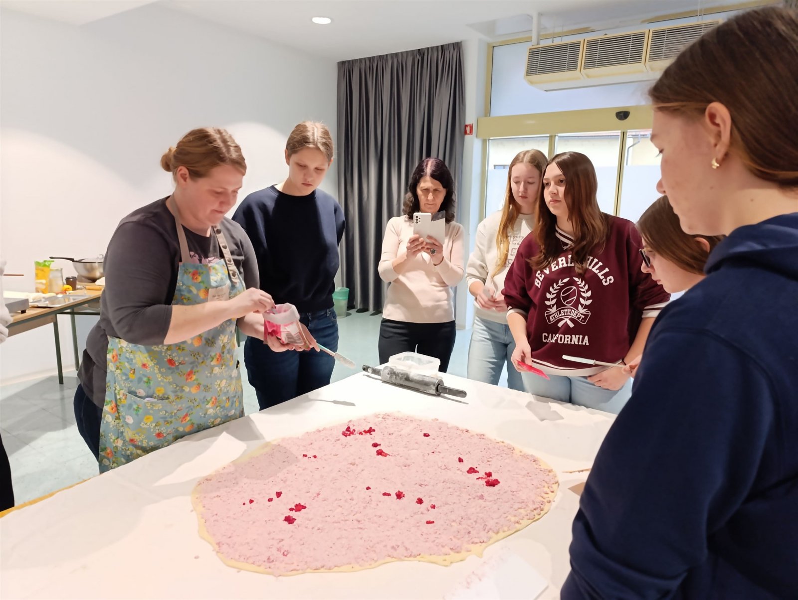 Završna radionica "Naši štruklji" u Trebnju okupila mlade iz Slovenije i Hrvatske
