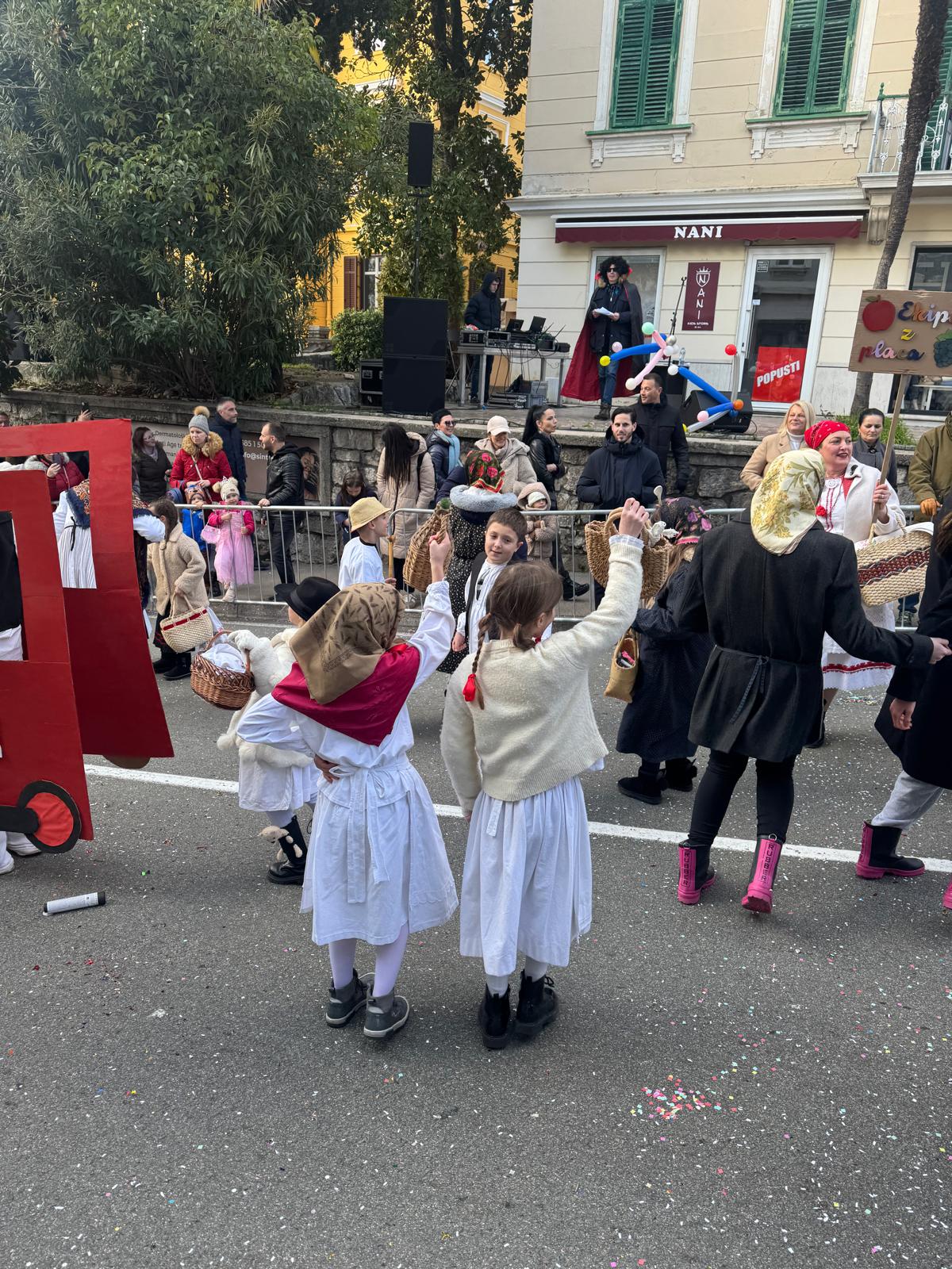 Zlatarska "Ekipa z placa" donijela duh Zagorja na dječji karneval u Opatiji