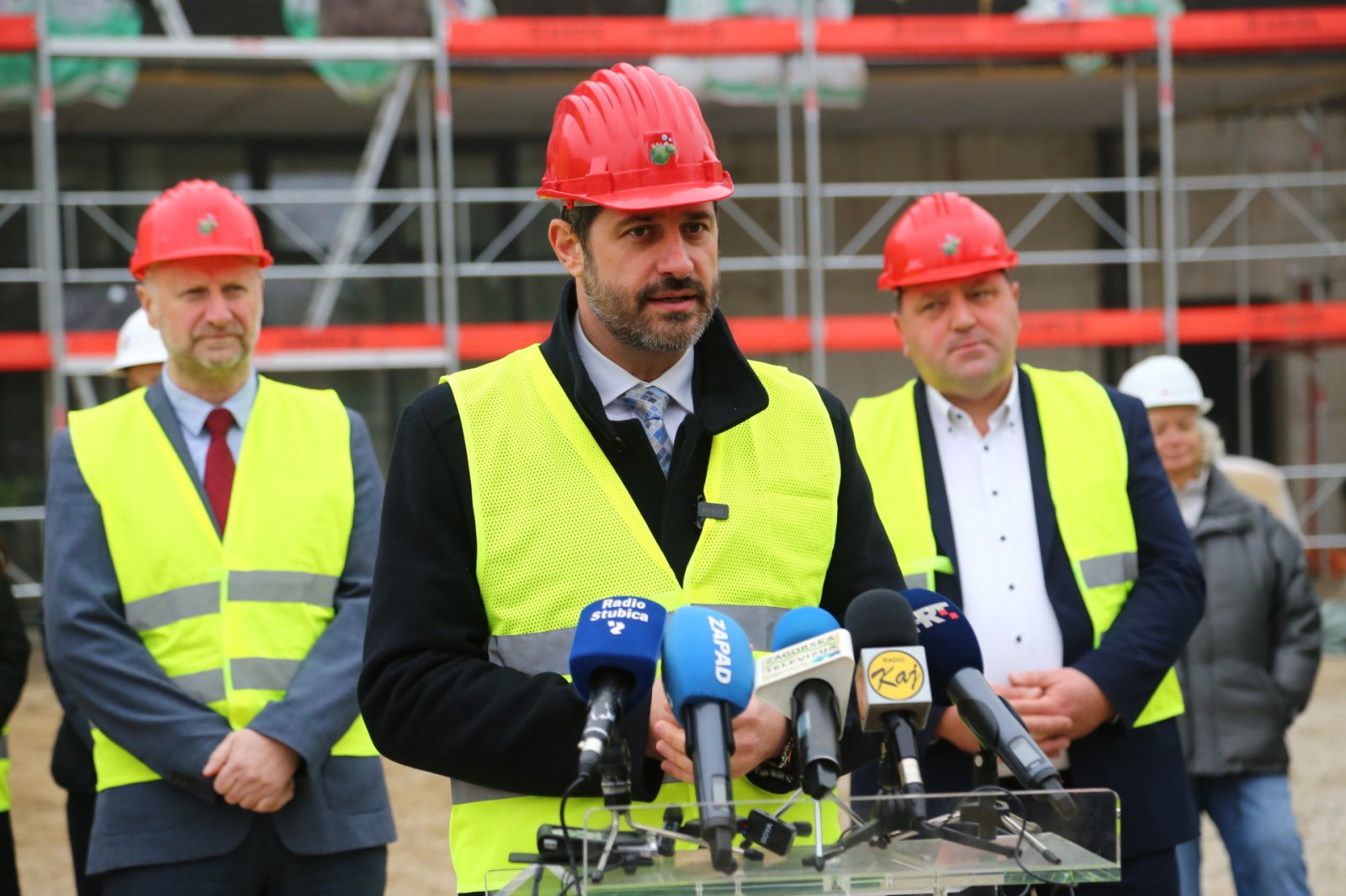 Značajan napredak radova na wellness centru i bazenu u Stubičkim Toplicama, uz podršku ministra i župana